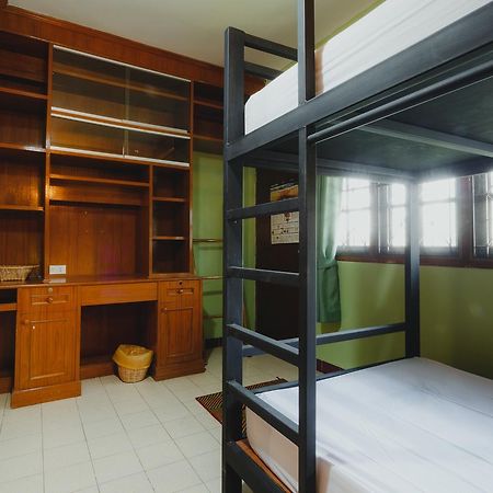The Aree Hat Yai Hostel Buitenkant foto
