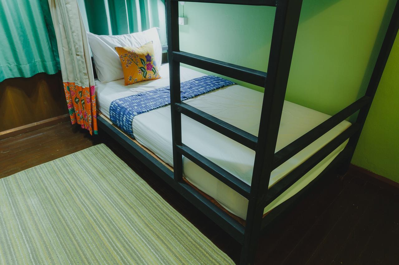 The Aree Hat Yai Hostel Buitenkant foto