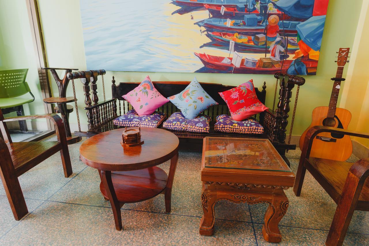 The Aree Hat Yai Hostel Buitenkant foto