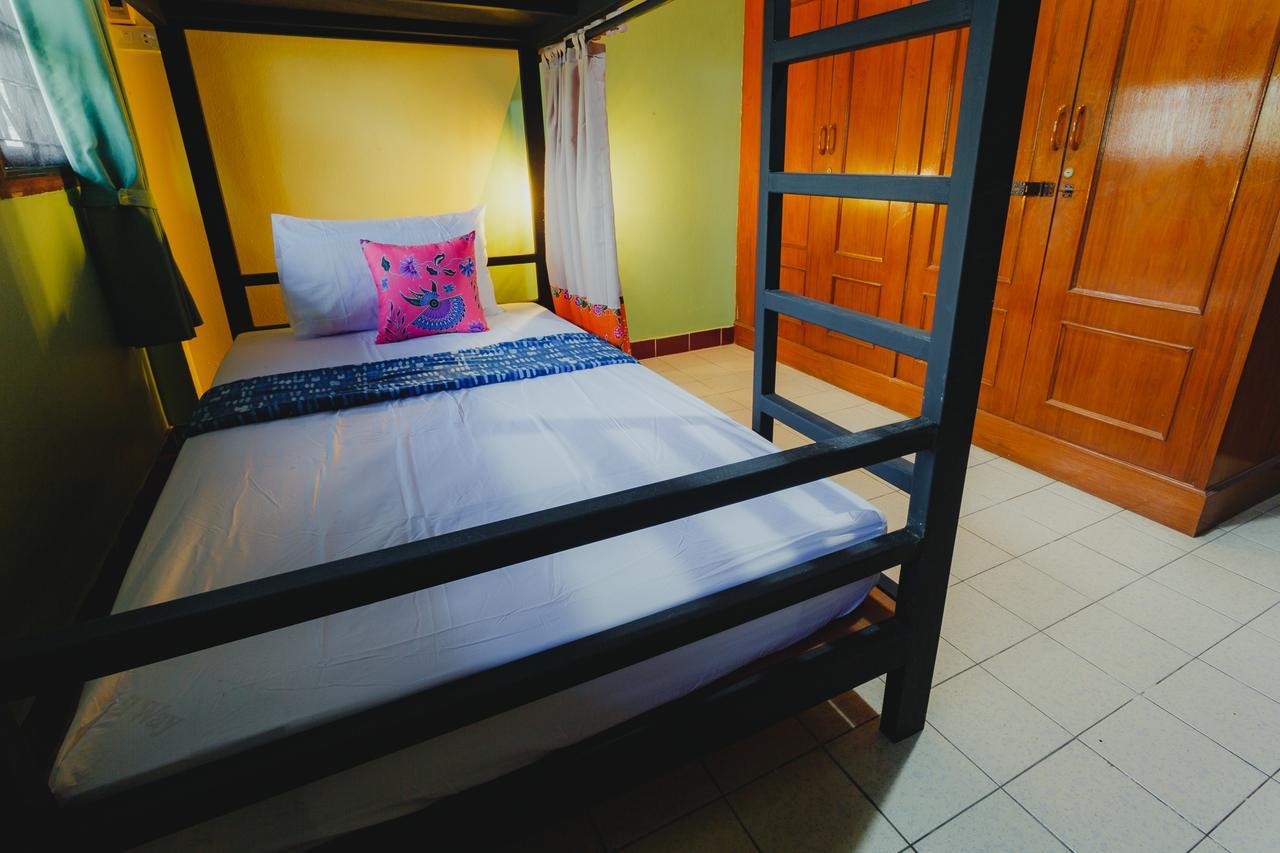 The Aree Hat Yai Hostel Buitenkant foto