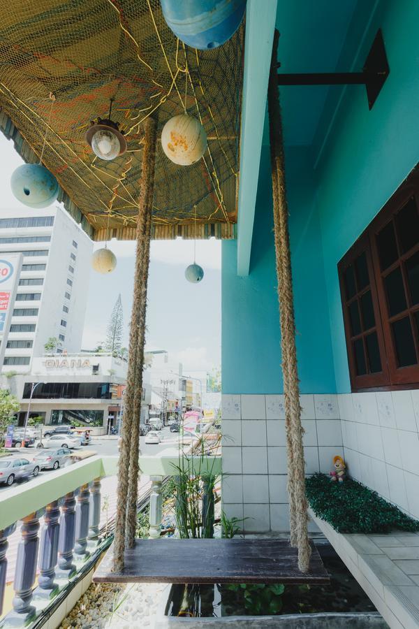 The Aree Hat Yai Hostel Buitenkant foto