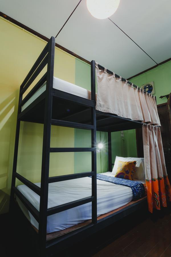 The Aree Hat Yai Hostel Buitenkant foto