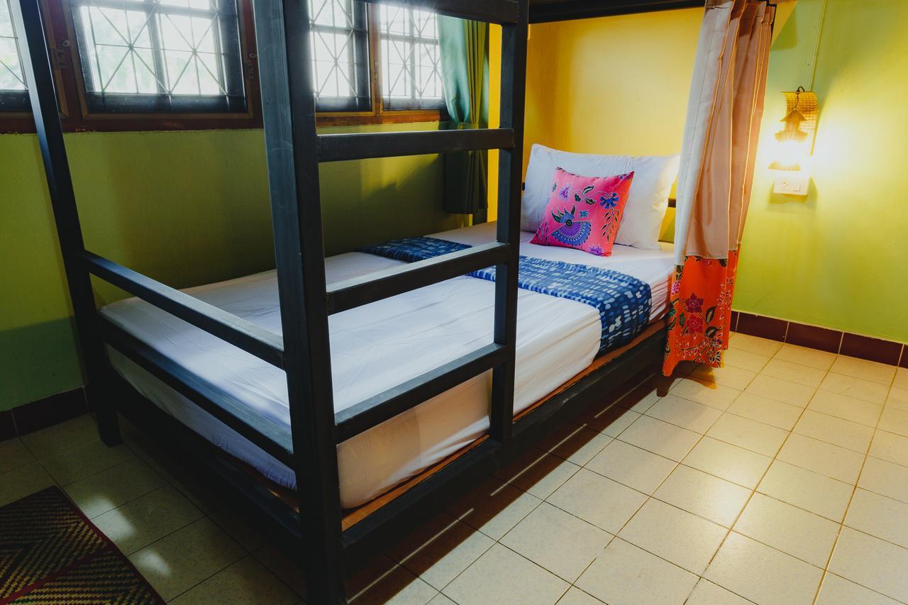 The Aree Hat Yai Hostel Buitenkant foto