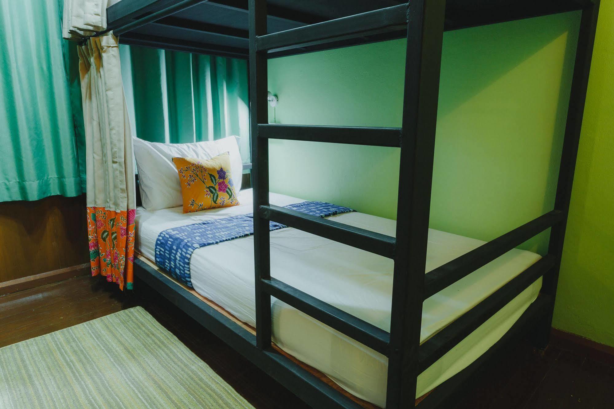The Aree Hat Yai Hostel Buitenkant foto