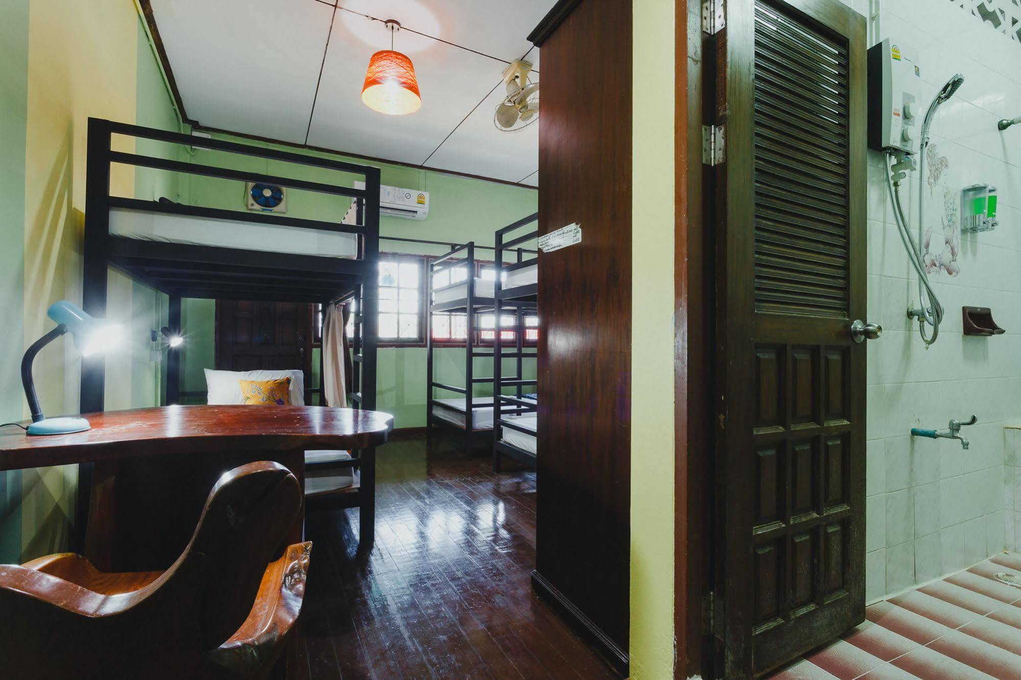The Aree Hat Yai Hostel Buitenkant foto