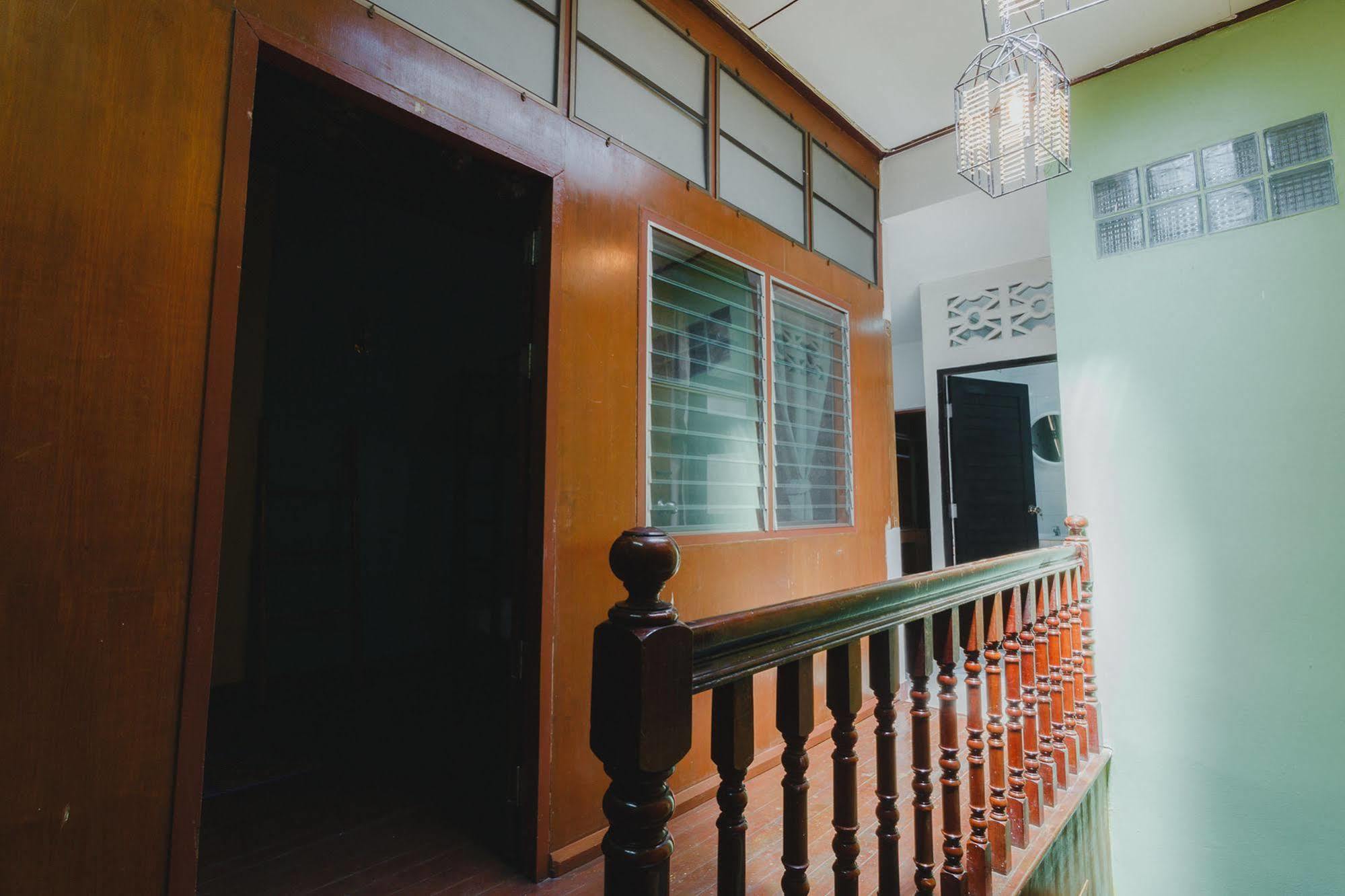 The Aree Hat Yai Hostel Buitenkant foto